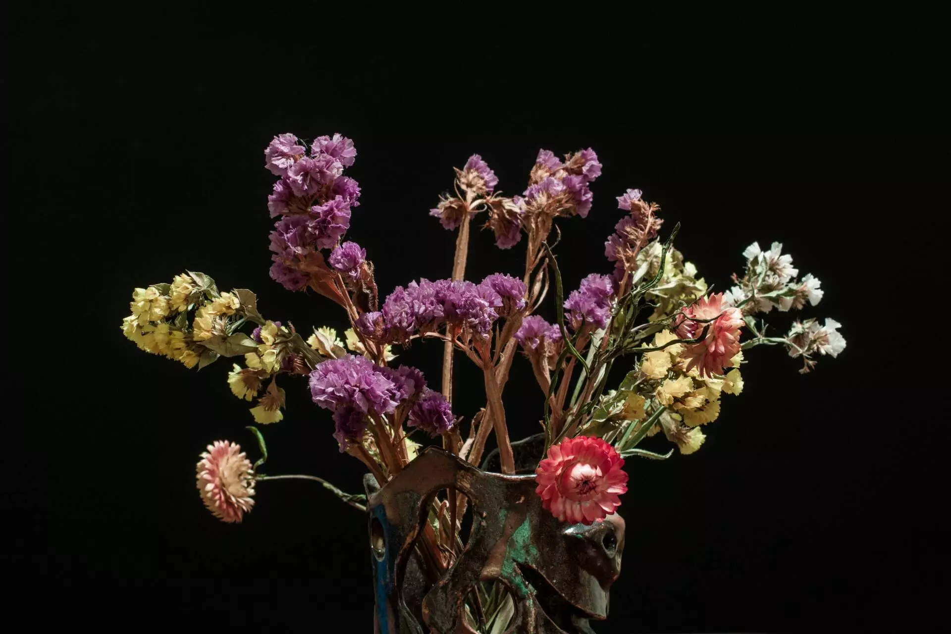 Dried flower bouquet